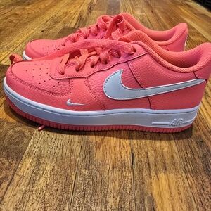 NEW Nike Air Force 1 Sneakers